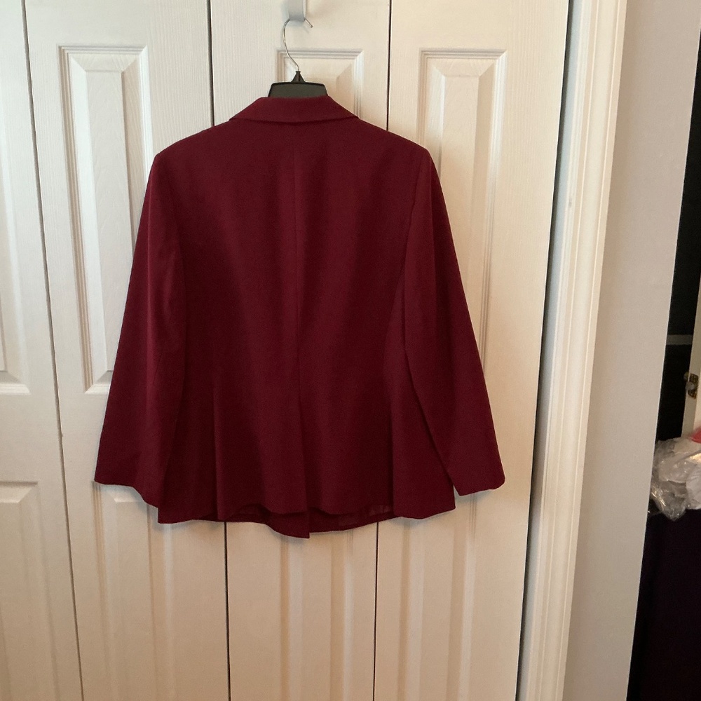 Women’s Nine West Burgundy Blazer - Picture 3 of 6